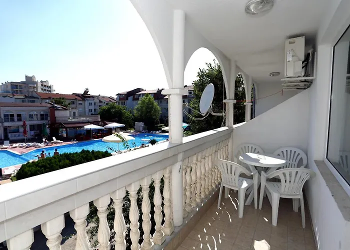 Bravo 1 Morenia Σάνι Μπιτς