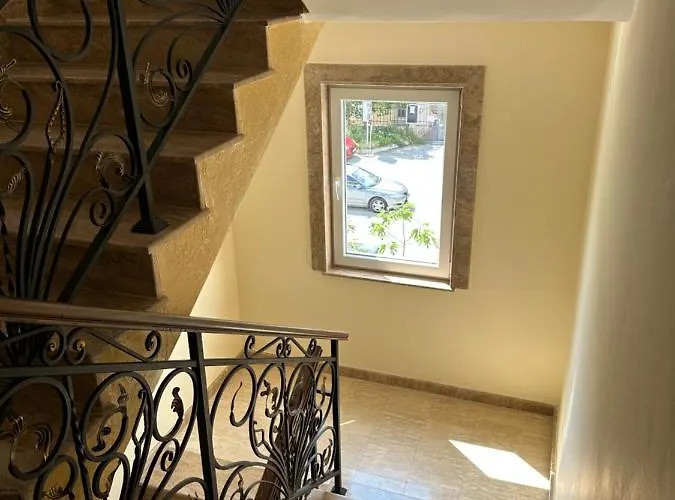 Bravo 1 Morenia Σάνι Μπιτς