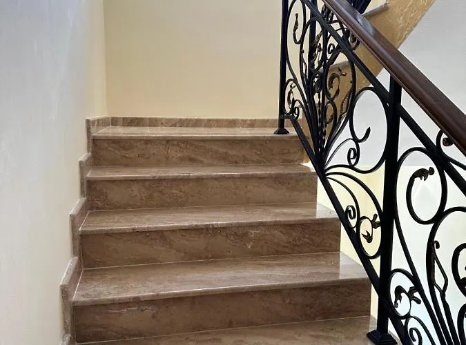 Bravo 1 Morenia Σάνι Μπιτς